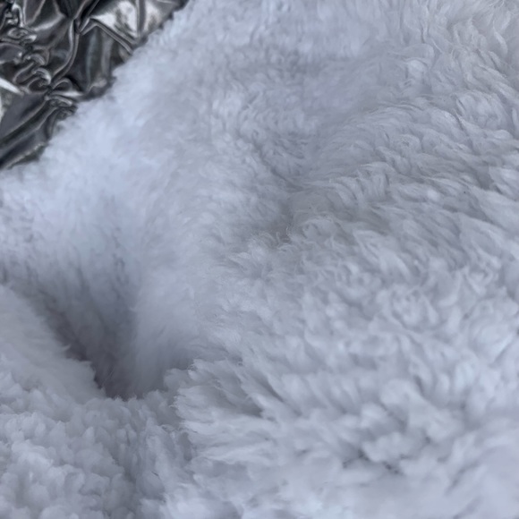 Small Dogs Furry Coat - Picture 2 of 3